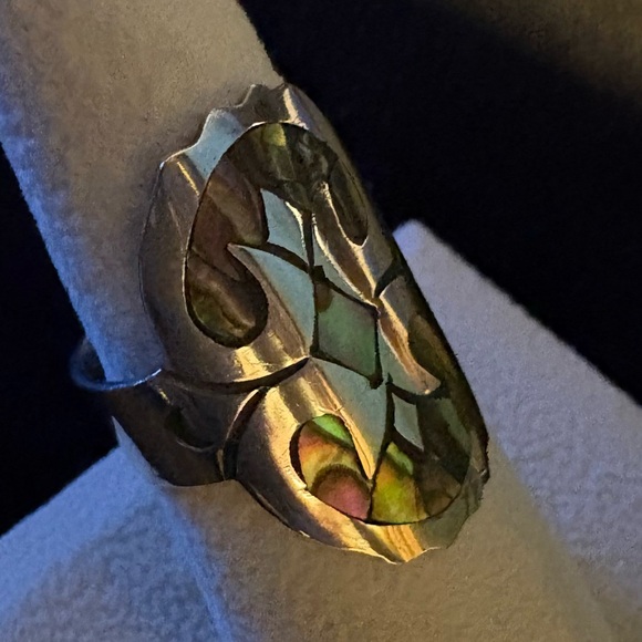 Hand Crafted Jewelry - Navajo Signed Sterling Silver Abalone Inlay Set Seven Ring. Size 7